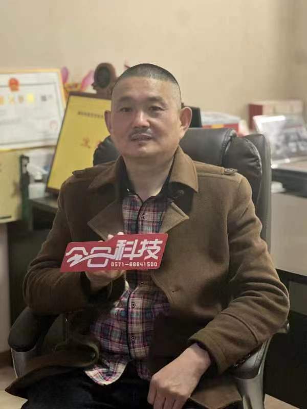 熱烈祝賀湖州申偉東環(huán)?？萍加邢薰竟そ掣缭偕鲜∨_(tái)講述扛起木地板行業(yè)售后服務(wù)大旗故事